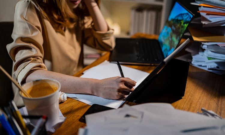 1 in 10 employees in Germany suffers from "work addiction", study finds