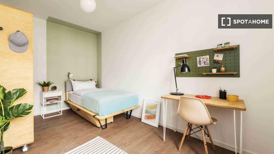 Room, Klara-Franke-Straße-28, Berlin