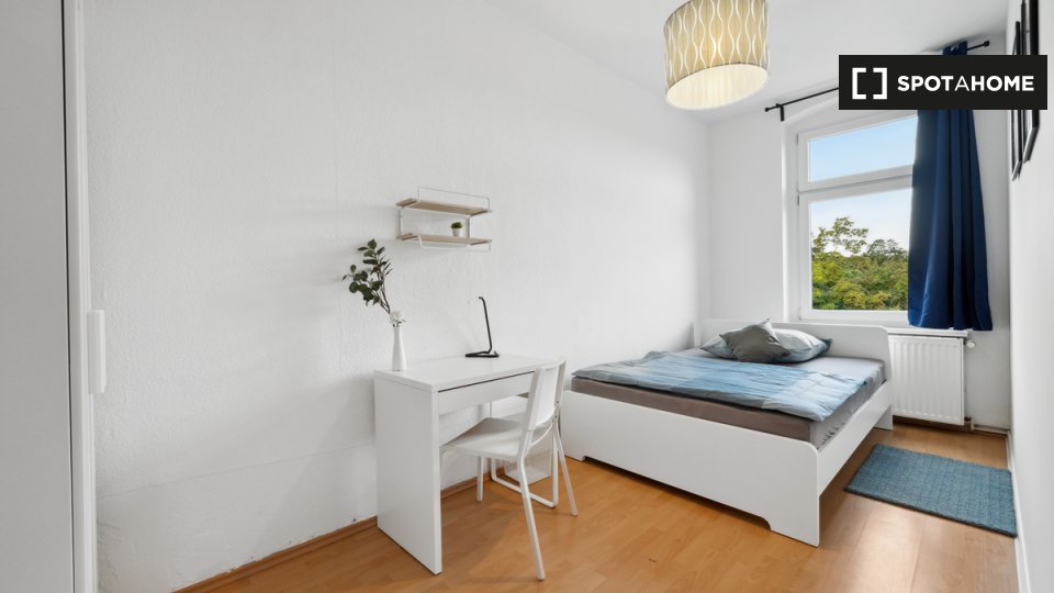 Room, Glienicker Str., Berlin