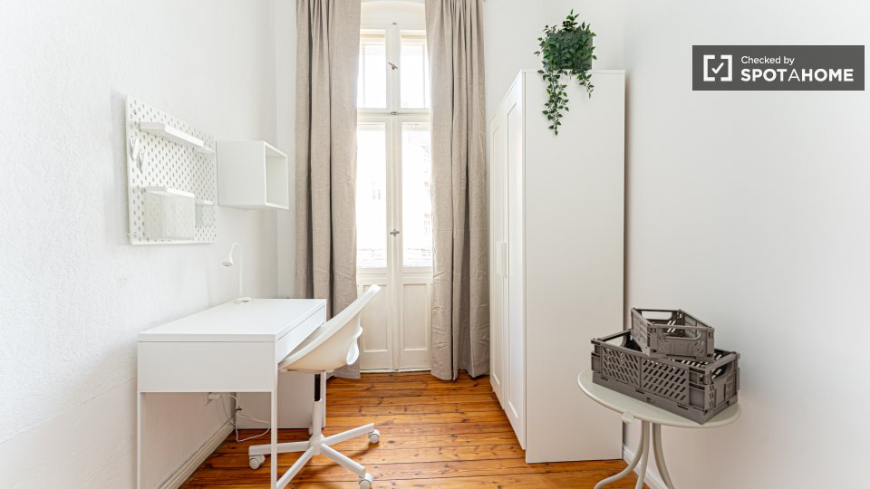 Room, HindenburgdammD, Berlin
