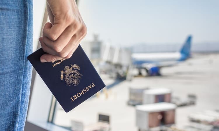 Renouncing US citizenship: Why are Americans abroad doing it?