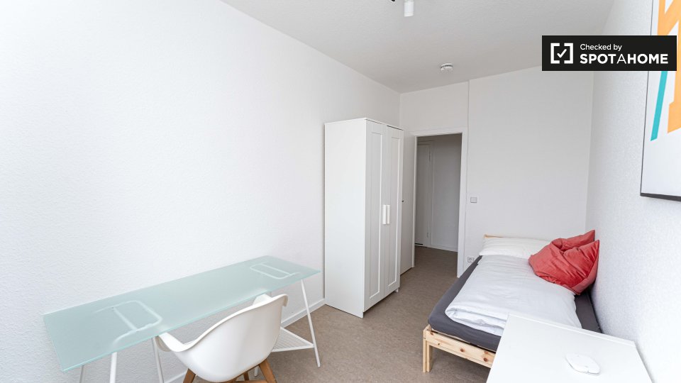 Room, Neltestraße, Berlin