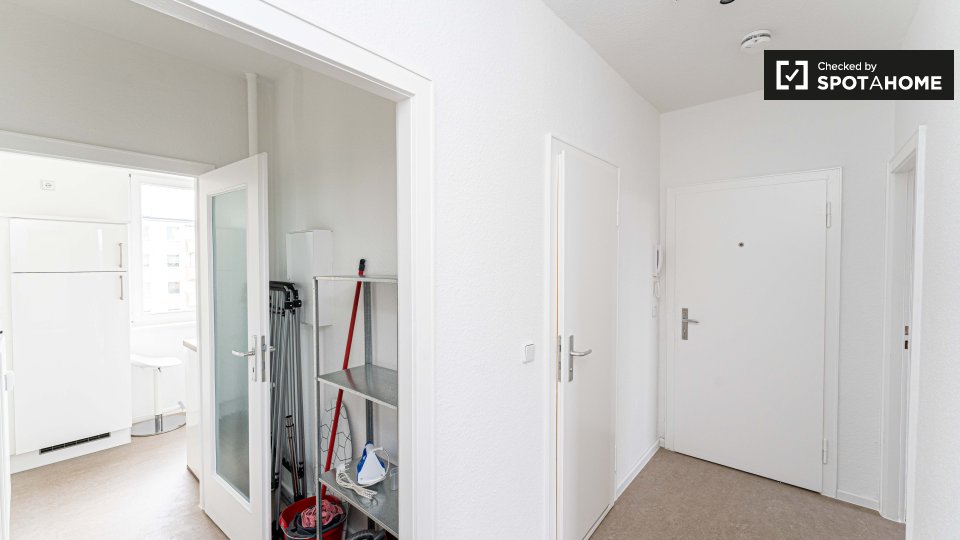 Room, Neltestraße, Berlin