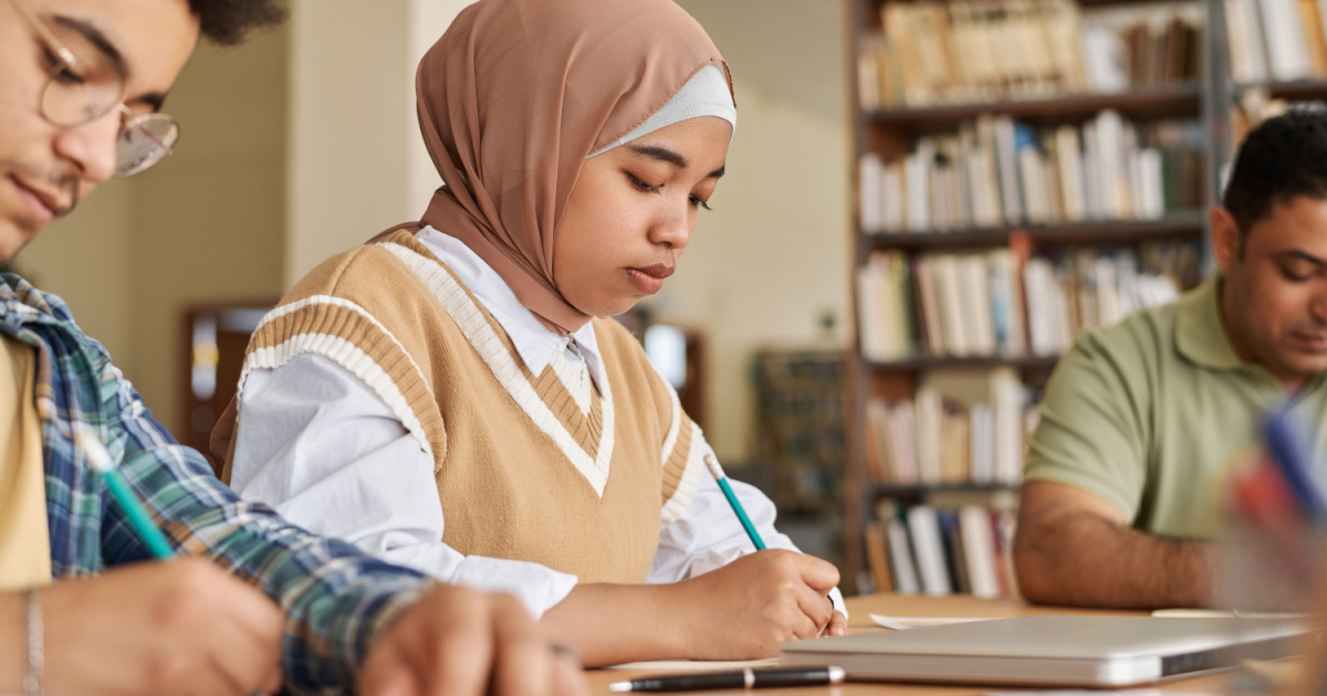 Headscarves should not be banned in schools, says the Federal Council