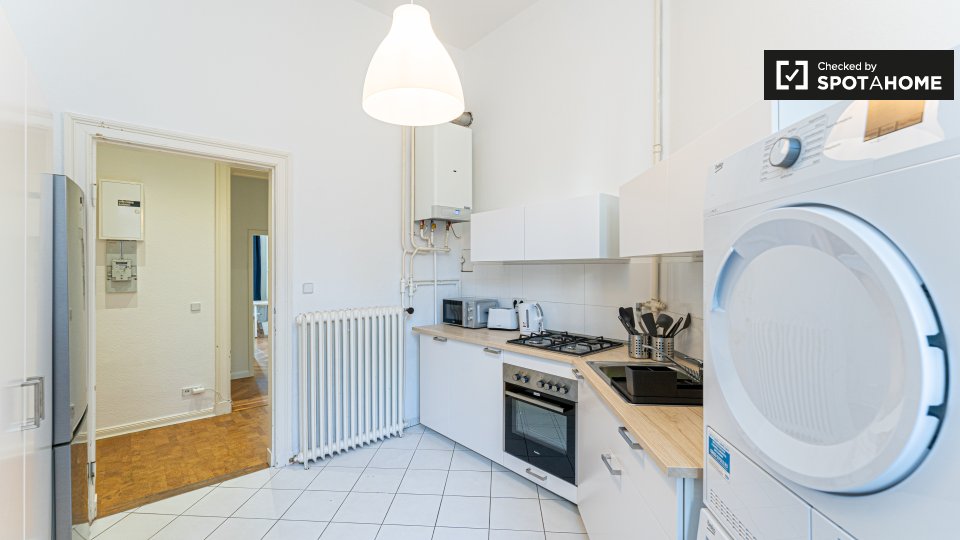 Room, Kaiser-Friedrich-Straße-50, Berlin