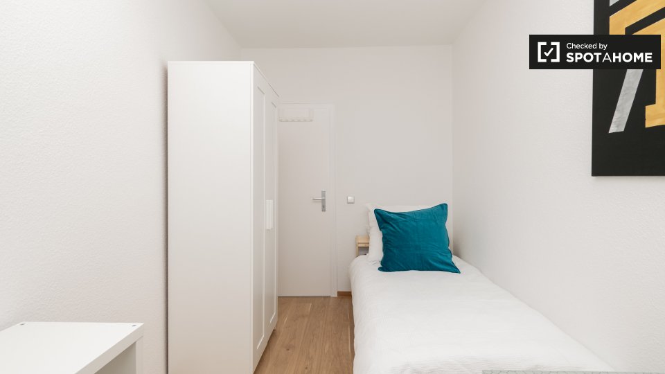 Room, Neltestraße, Berlin