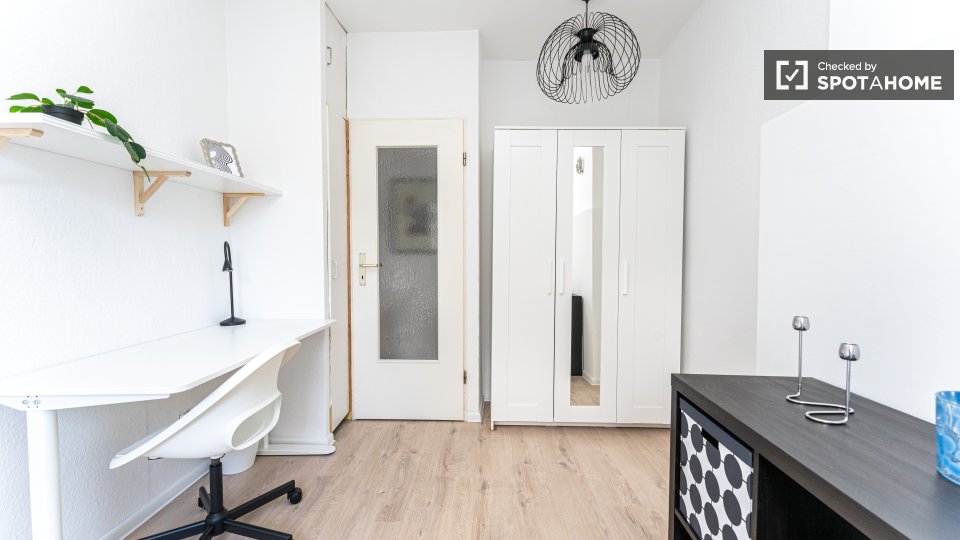 Room, Jüdenstraße, Berlin