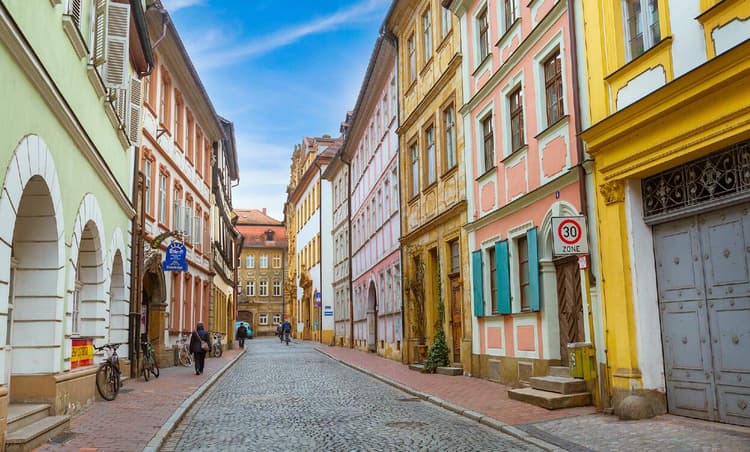 House price rises remain above 10 percent for fifth quarter in a row in Germany
