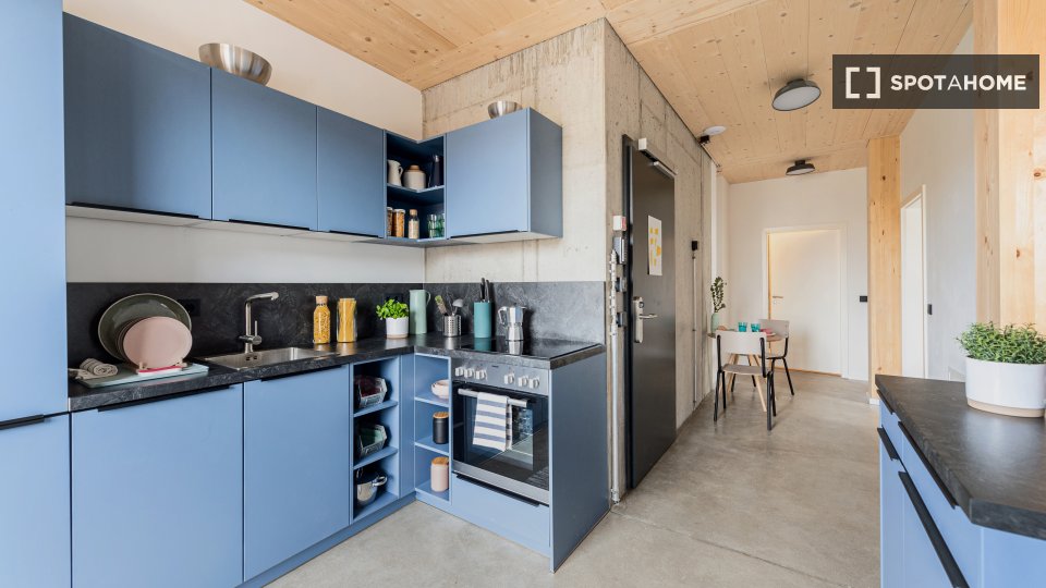 Room, MüllerstraßeA, Berlin