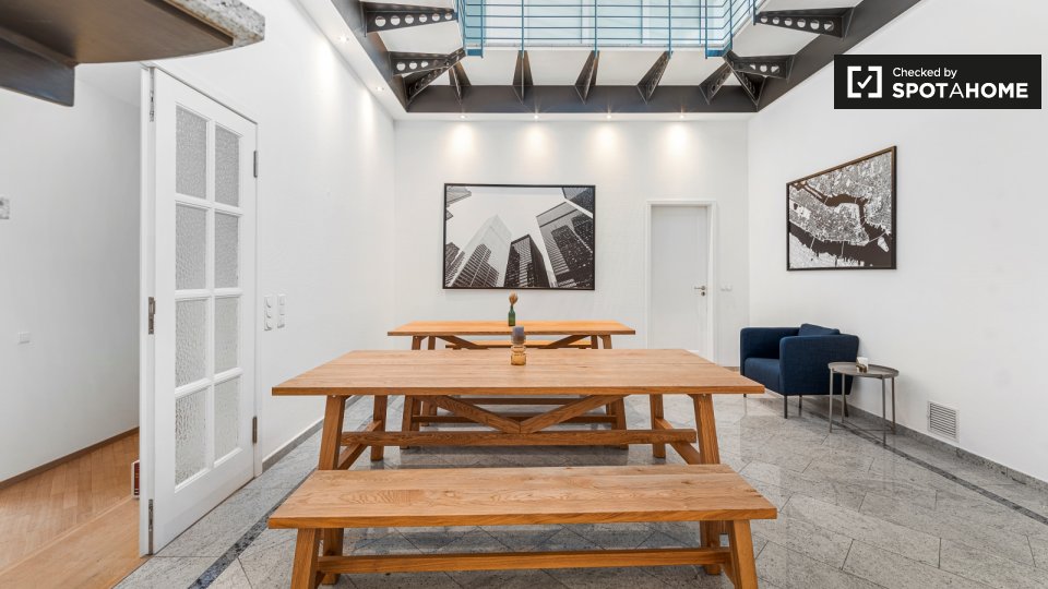 Room, Heerstraße, Berlin