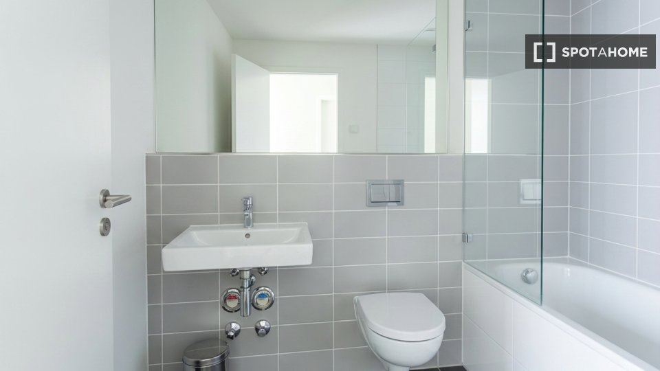 Room, Bernhard-Weiß-Straße-3, Berlin