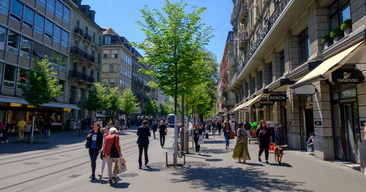 Migrant poverty decreasing in Switzerland, report finds