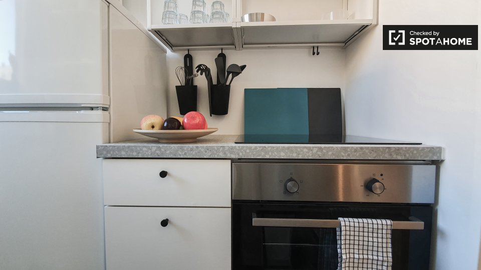Room, Perleberger Str., Berlin