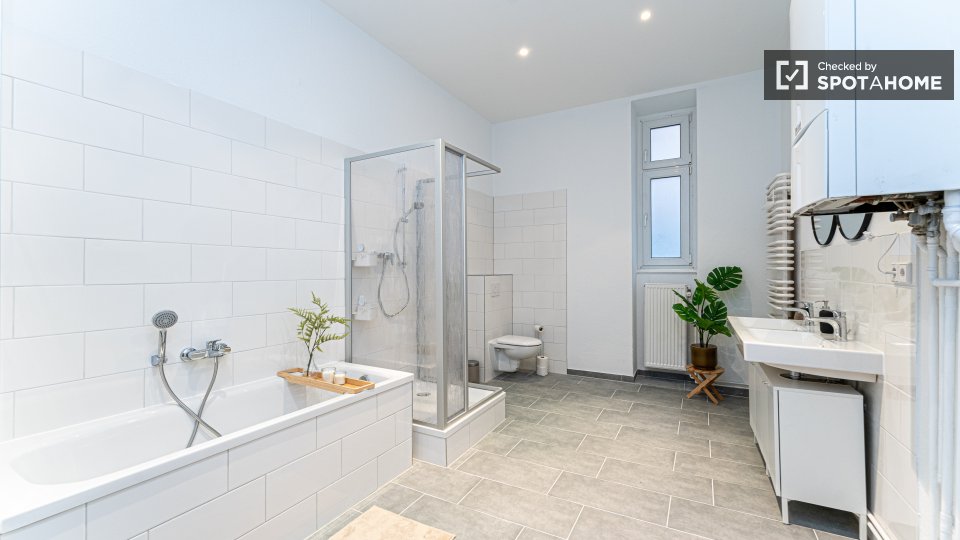 Room, Prinzenallee, Berlin