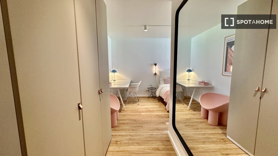 Room, Fischerinsel, Berlin