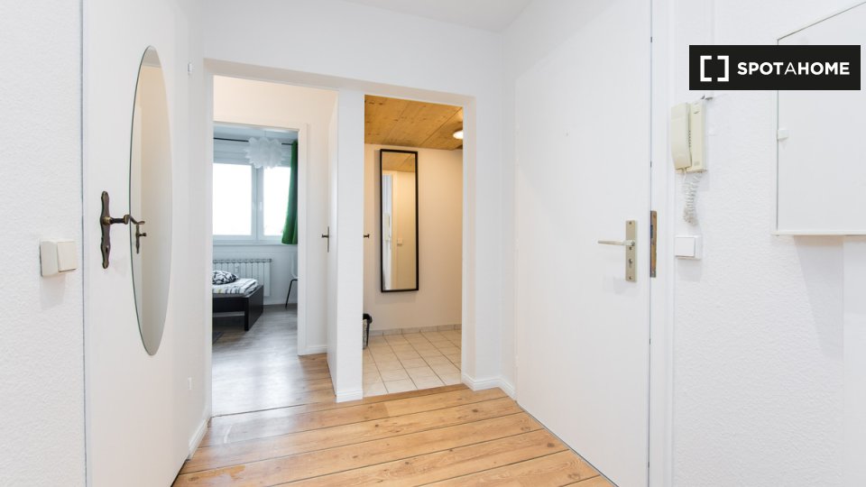 Room, Johanna-Tesch-Straße, Berlin