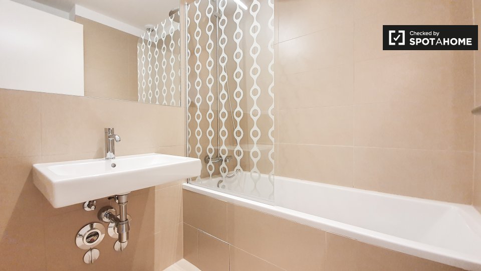 Room, Nazarethkirchstraße, Berlin