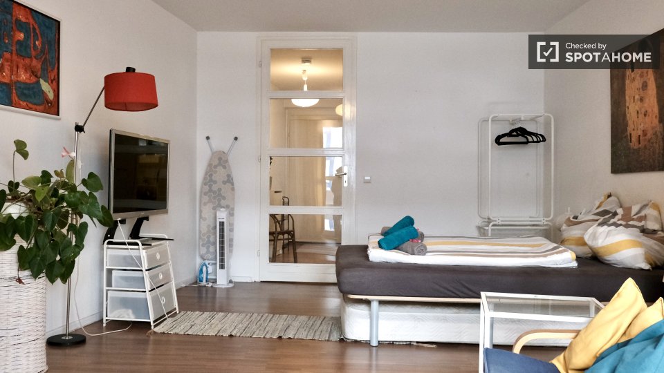 Apartment, Tattoo-Piercing Studio, Berlin