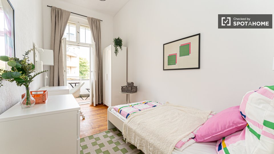 Room, HindenburgdammD, Berlin