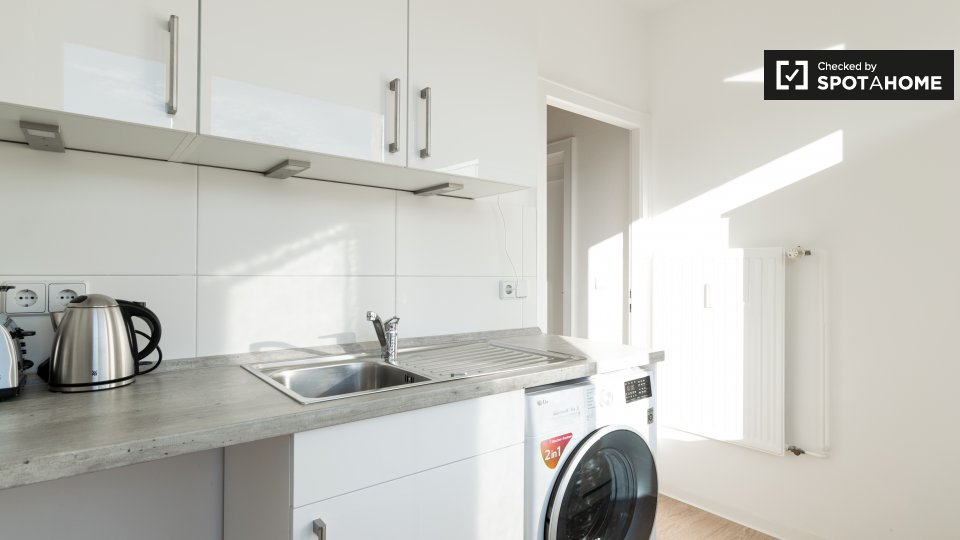 Room, Neltestraße, Berlin