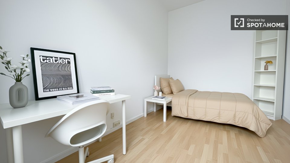 Room, Bismarckstraße, Berlin
