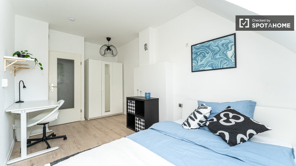 Room, Jüdenstraße, Berlin