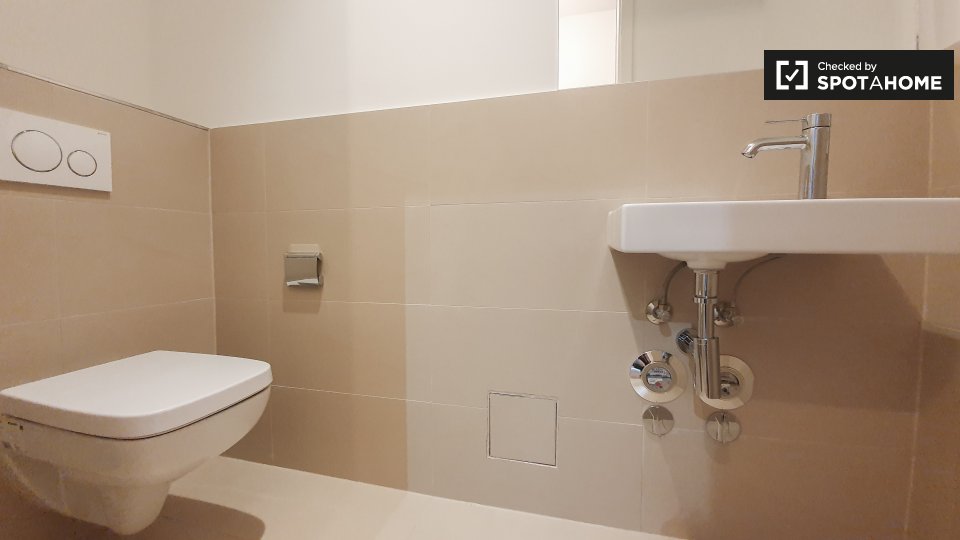 Room, Nazarethkirchstraße, Berlin