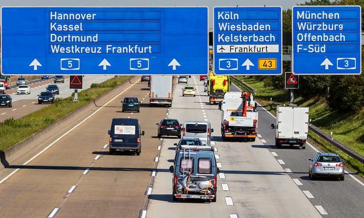 German coalition parties commit to no speed limit on the autobahn