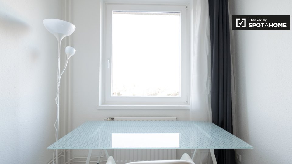 Room, Neltestraße, Berlin