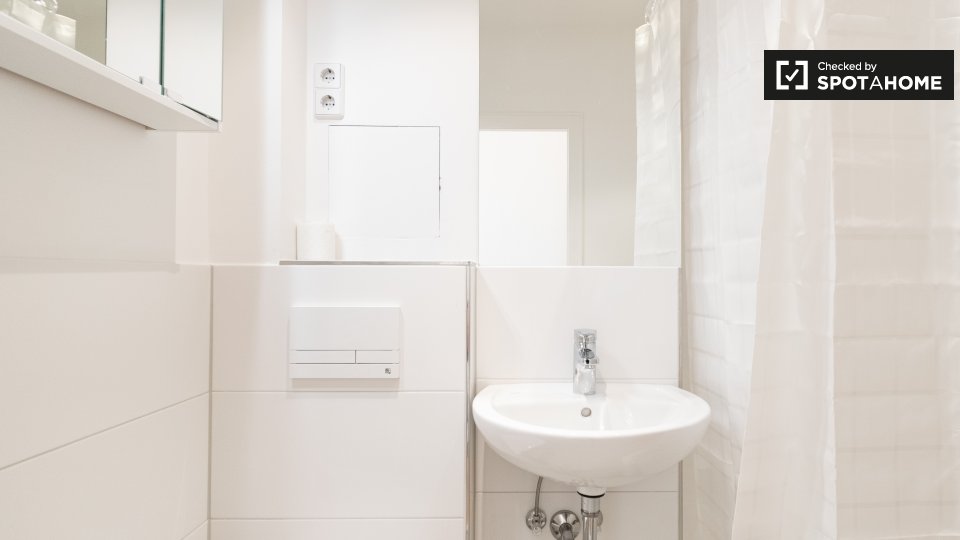 Room, Neltestraße, Berlin