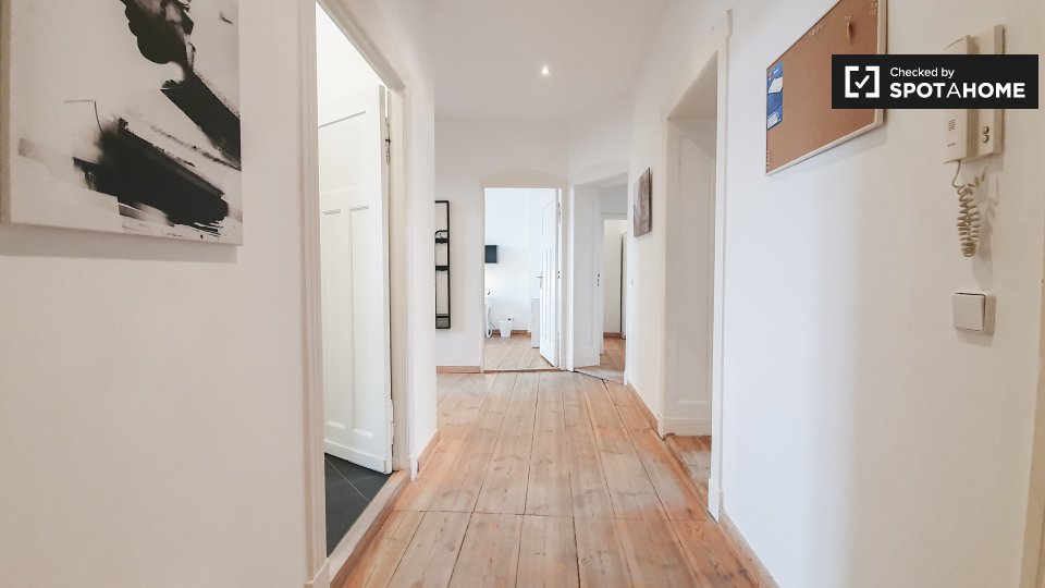 Room, Weimarische Str., Berlin