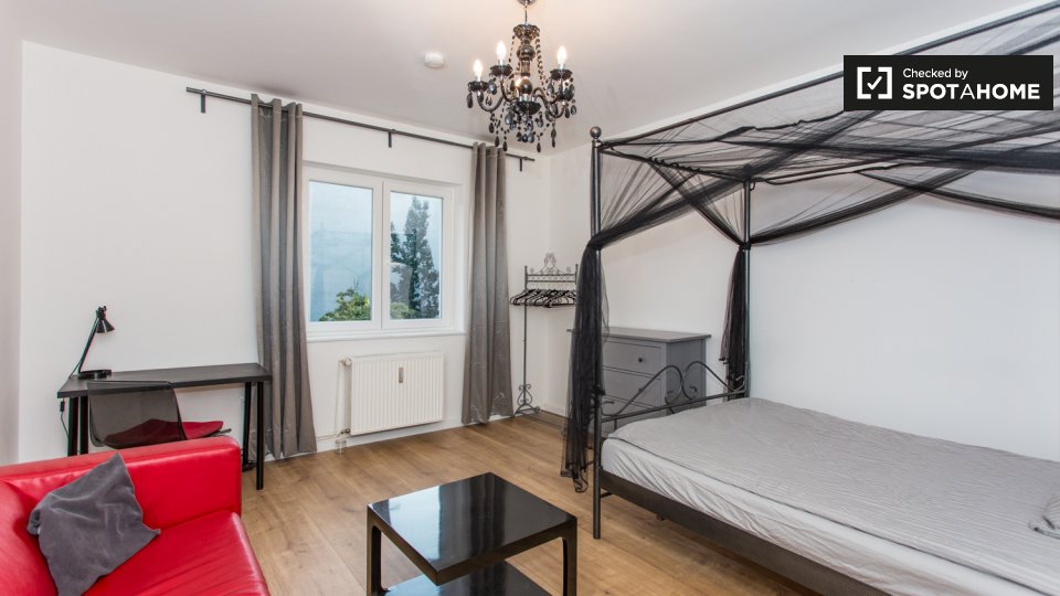 Room, Soldiner Str. 63, 13359 Berlin, Germany, Berlin