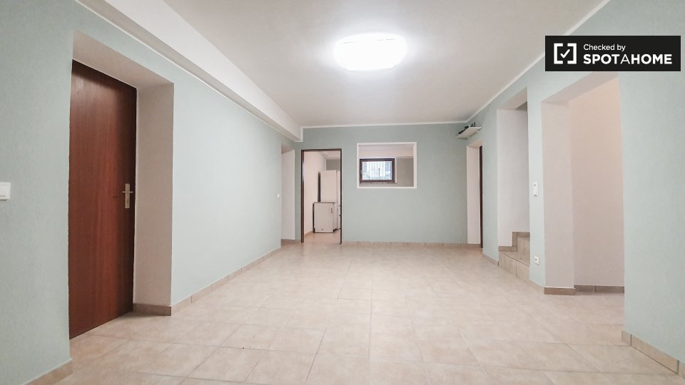 Room, Pfabener Weg, Berlin