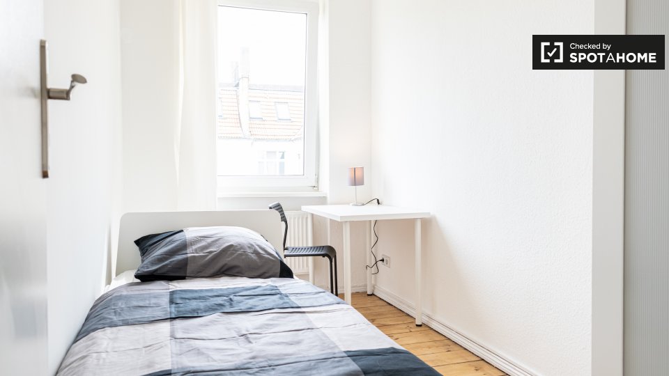 Room, Plönzeile, Berlin