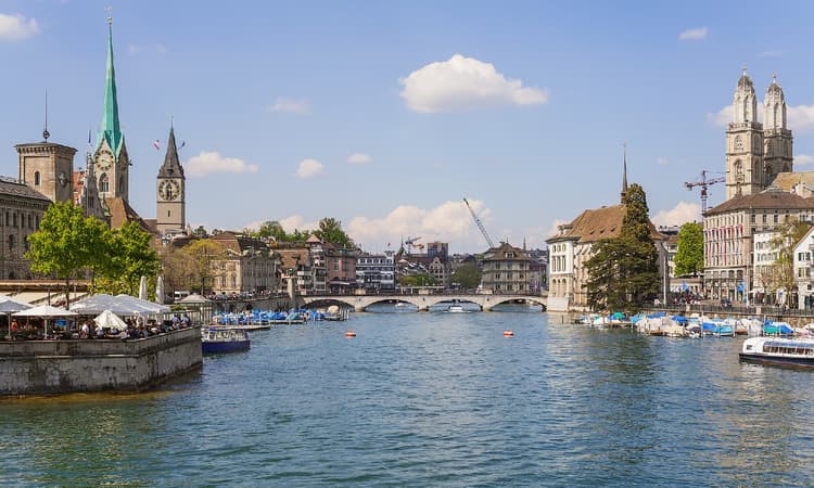IamExpat.ch - the English-language media platform for internationals in Switzerland