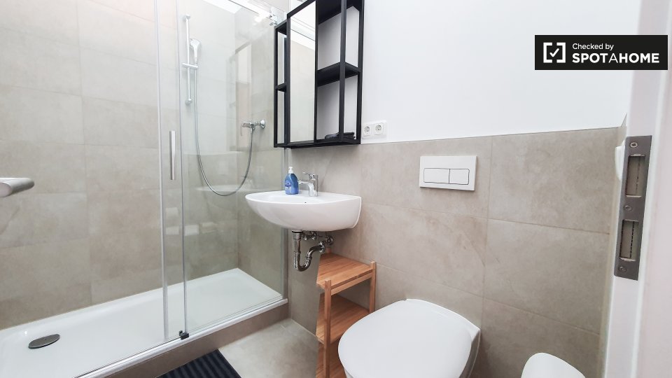 Room, Brückenstraße, Berlin