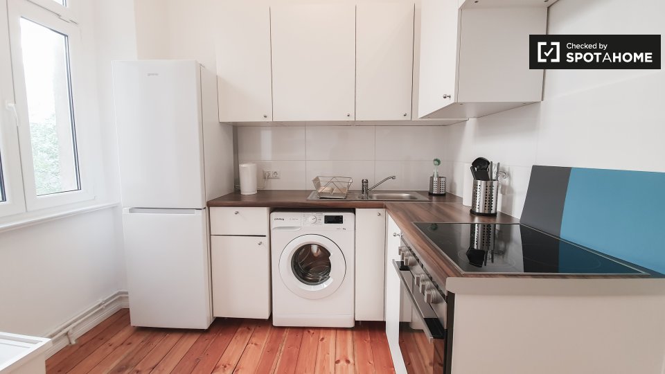 Room, MüllerstraßeA, Berlin