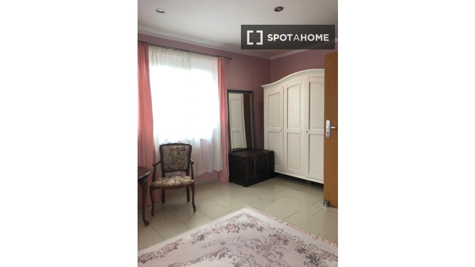 Room, Steinträgerweg, Berlin
