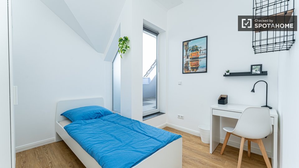 Room, Herthastraße, Berlin