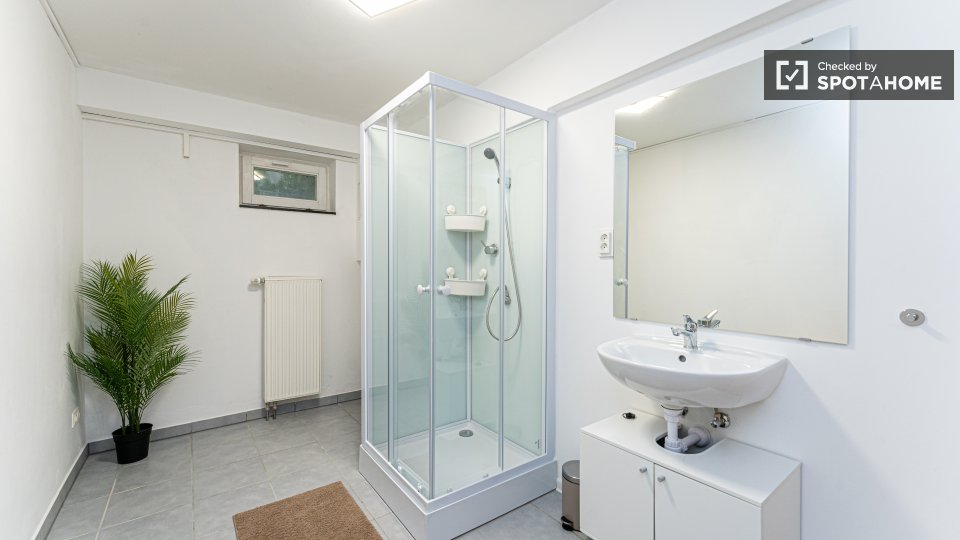 Room, Stromstraße, Berlin