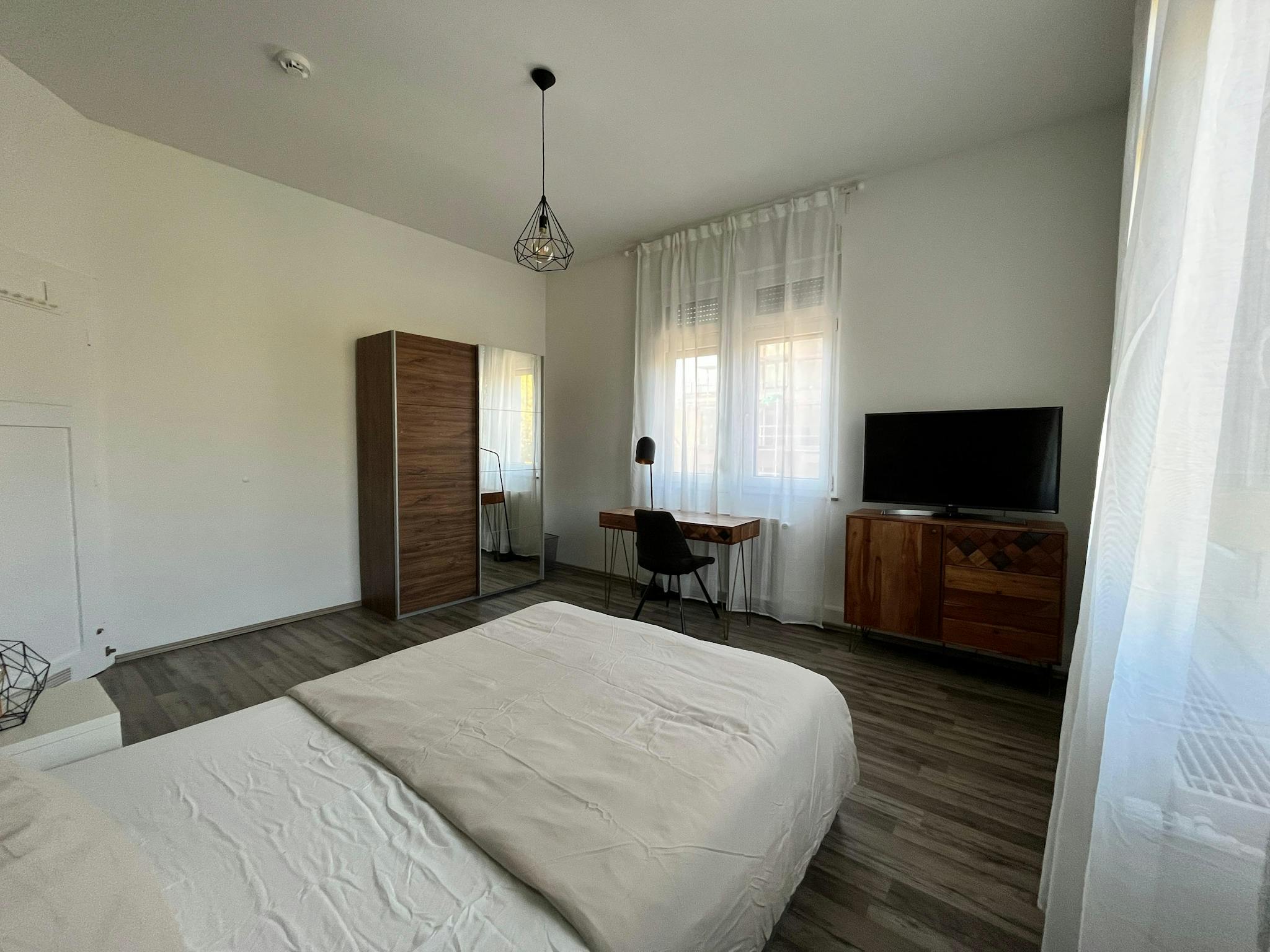 Apartment, Saalburgallee, Frankfurt