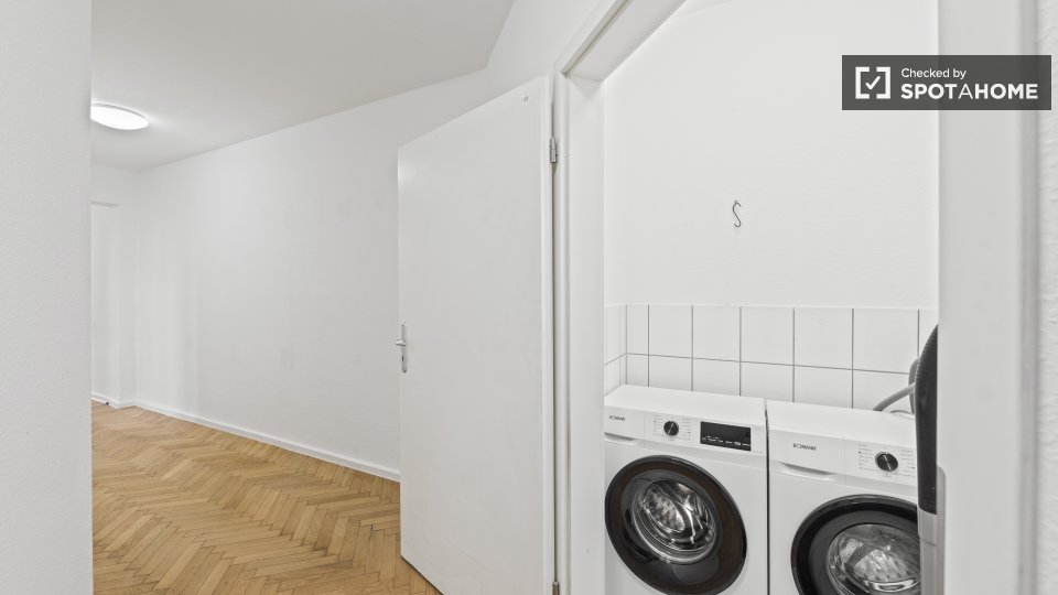 Room, Münchener Str., Berlin