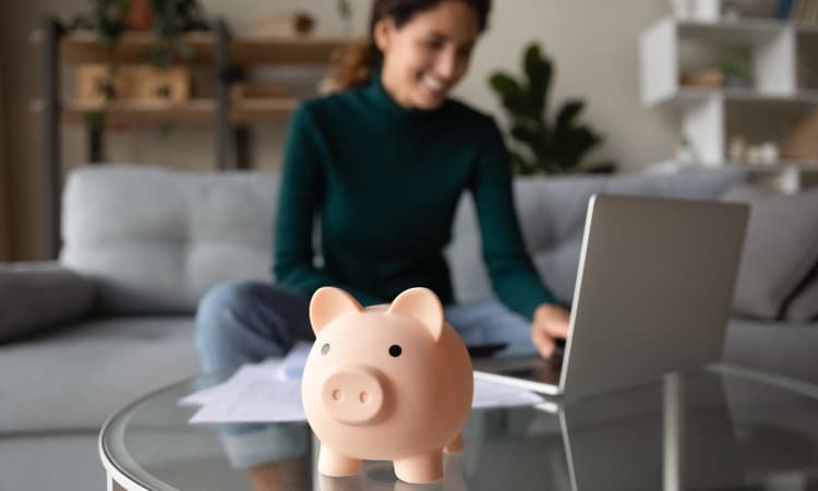 Who qualifies for a pension contribution refund after leaving Germany?