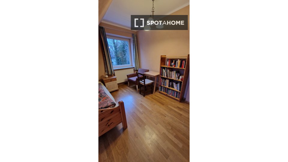 Room, Oehlertpl., Berlin