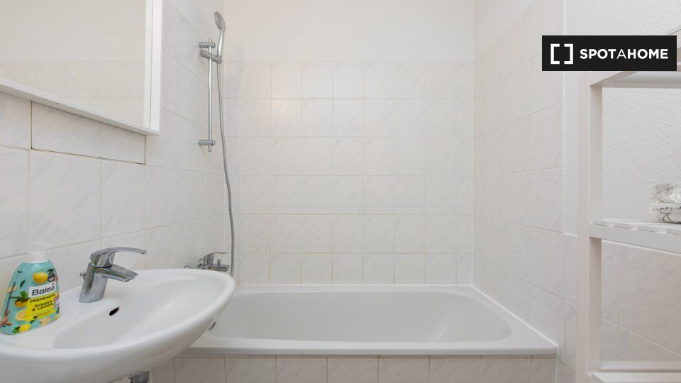 Room, Johanna-Tesch-Straße, Berlin