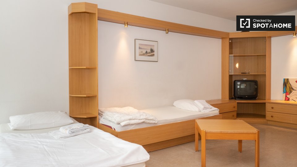 Apartment, Kreuznacher Str., Berlin