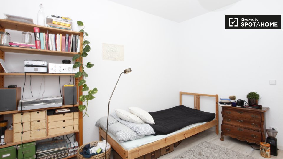 Room, KoloniestraßeA, Berlin