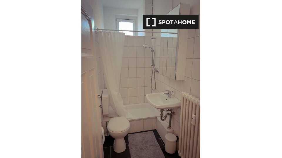 Room, Urbanstraße, Berlin