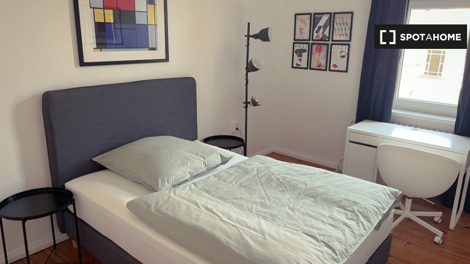 Room, Urbanstraße, Berlin
