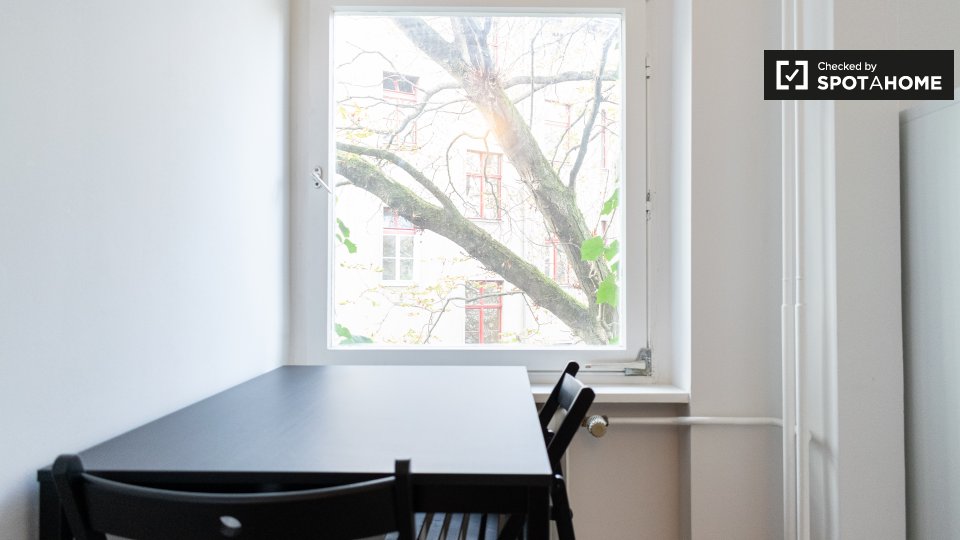 Room, Graefestraße, Berlin